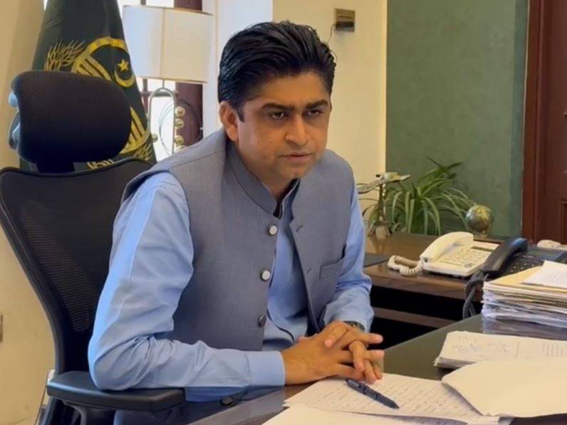 عوامی مسائل کے فوری اور بروقت حل کے لیے ڈی سی آفس میں کھلی کچہری کا انعقاد