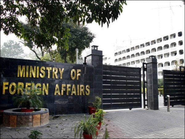 کراچی میں دہشتگرد حملہ؛ پاکستان کا افغان طالبان حکومت سے شدید احتجاج، ناظم الامور طلب